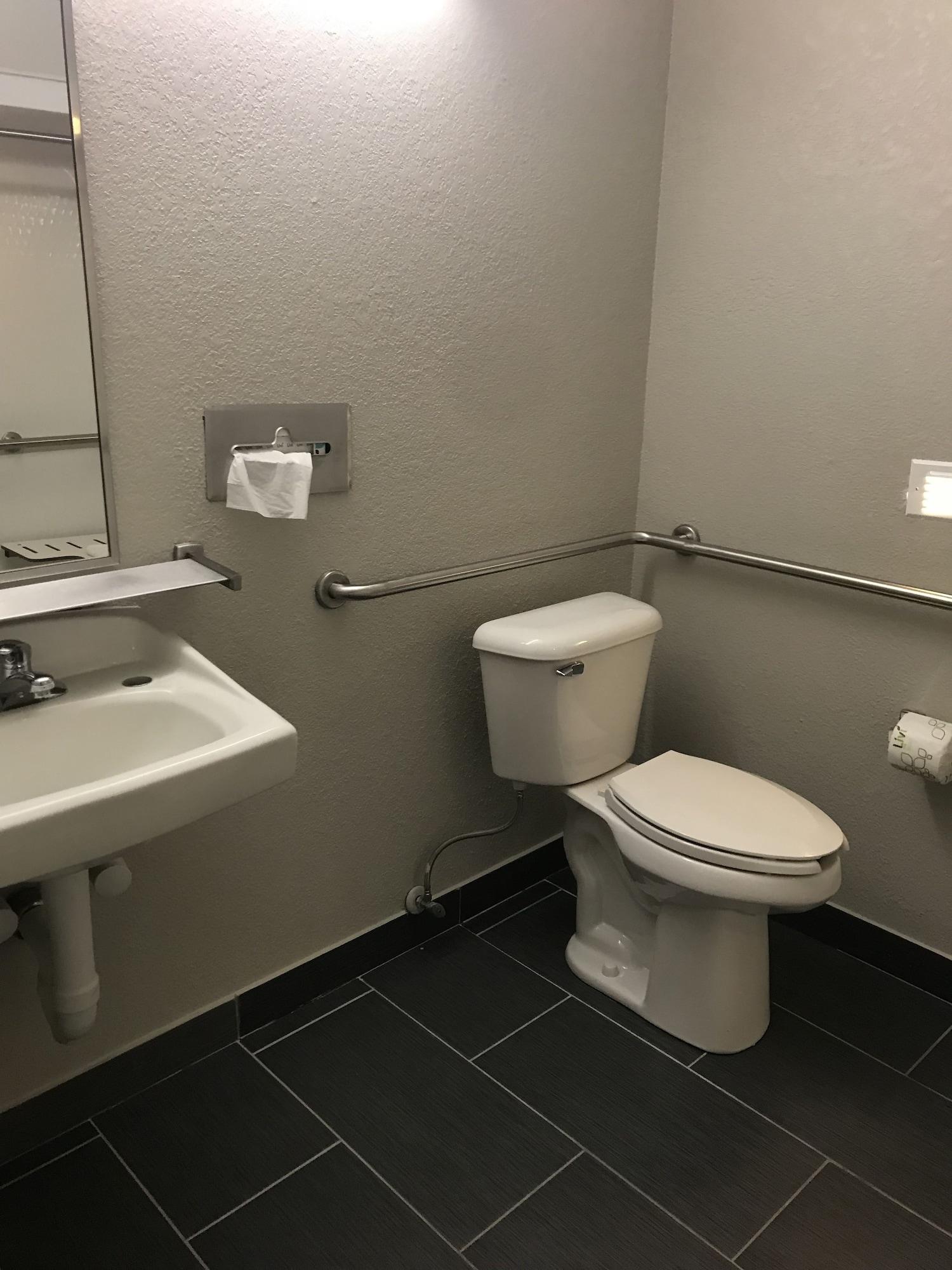 マイクロテル イン&スイーツ バイ ウインダム アーバンデール デモイン Urbandale エクステリア 写真